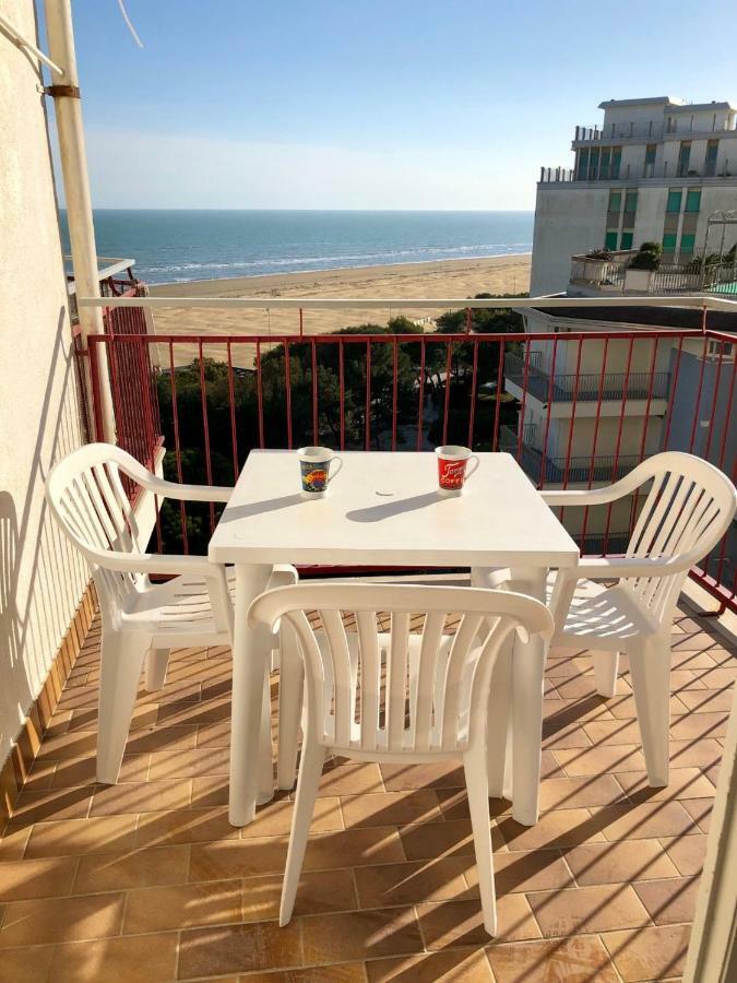 Residence Cristallo Lignano Sabbiadoro Eksteriør billede